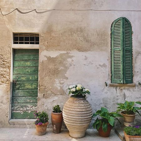 Casa Valeria - Guest House Centro Storico Fano Exterior foto