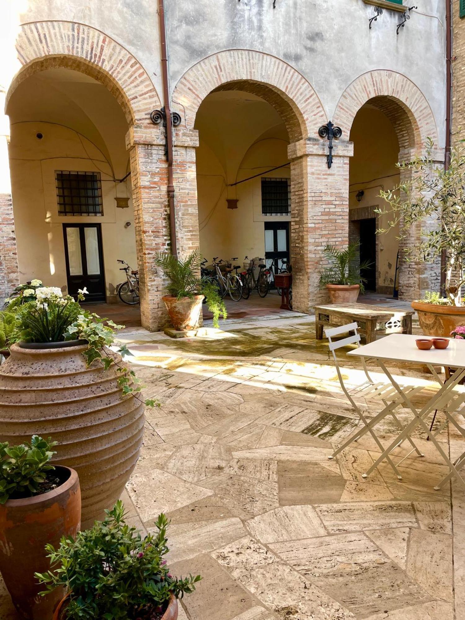 Casa Valeria - Guest House Centro Storico Fano Exterior foto